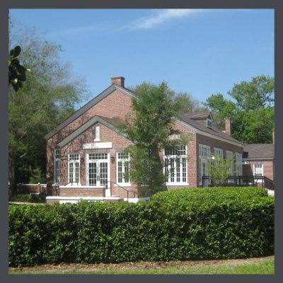 garden-center-in-bungalow-neighbor