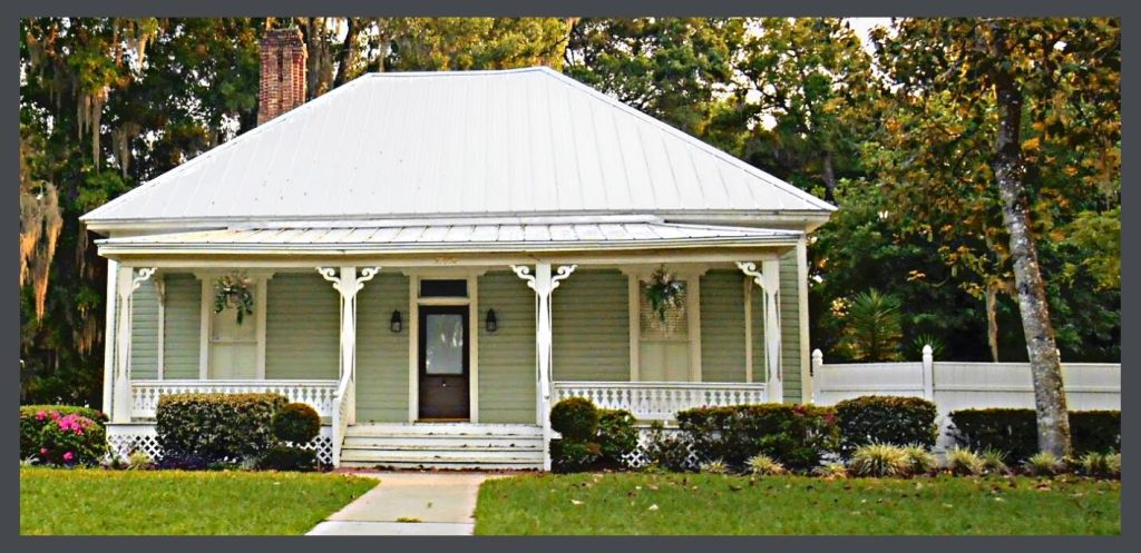 Bungalow characteristics Folk Victorian